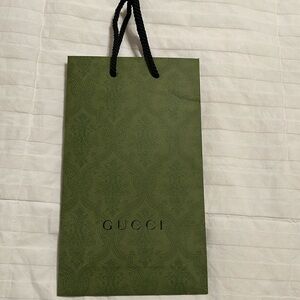 🌟Gucci paper shopping bag